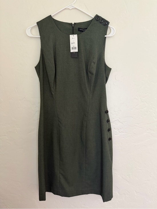 Banana Republic Dresses & Skirts - Banana Republic Olive Green Sleeveless Sheath Dress with Side Button Detail